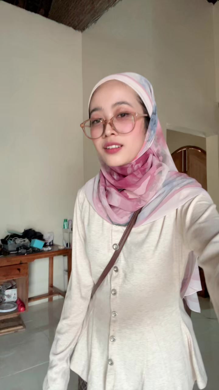 @Tyas Larasati 🌸✨