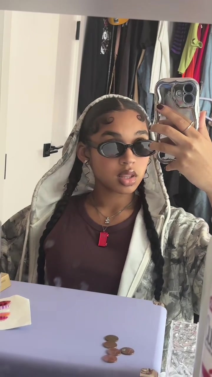 @𝐙𝐚𝐫𝐢 💫