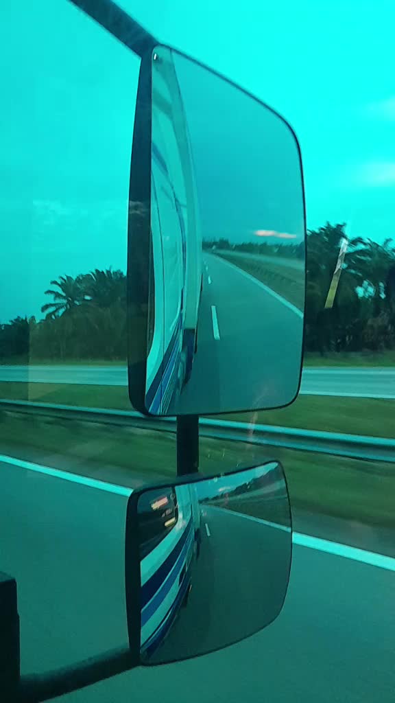 @KUMARESAN 📌🧿