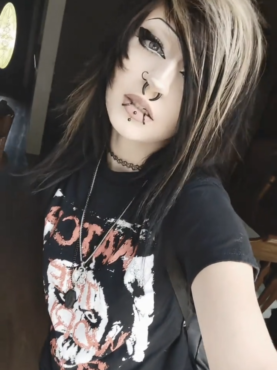 @carleigh curse 🕸️