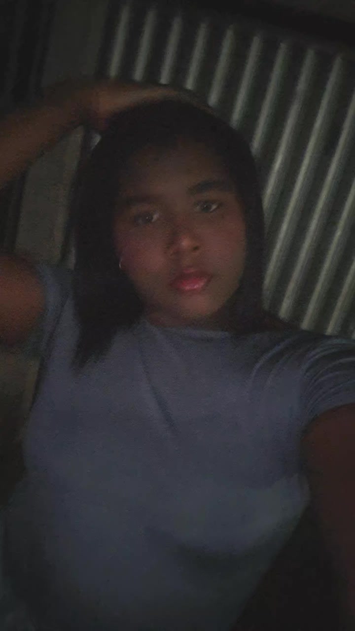 @L&iacute;via Crispim
