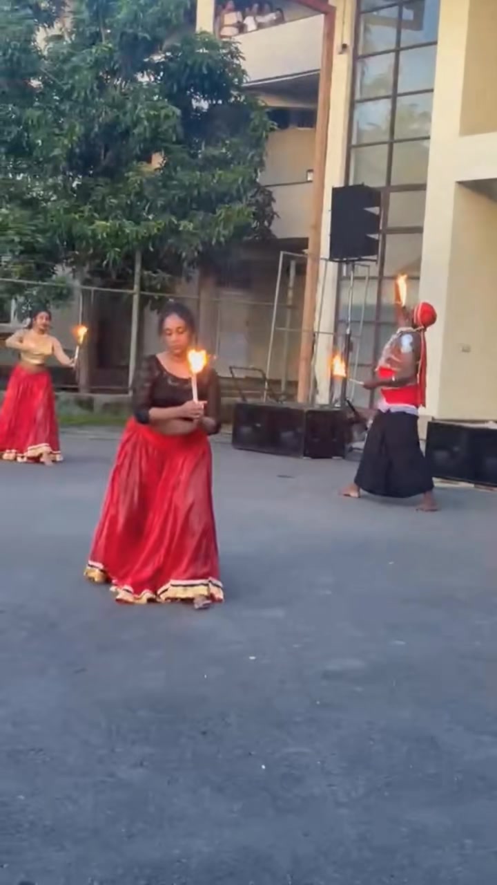 @Rashmi_Umayangi