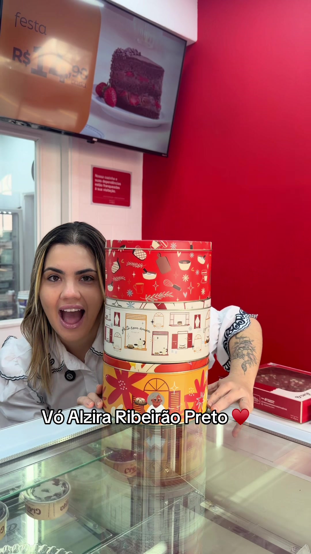 @anadelamonica