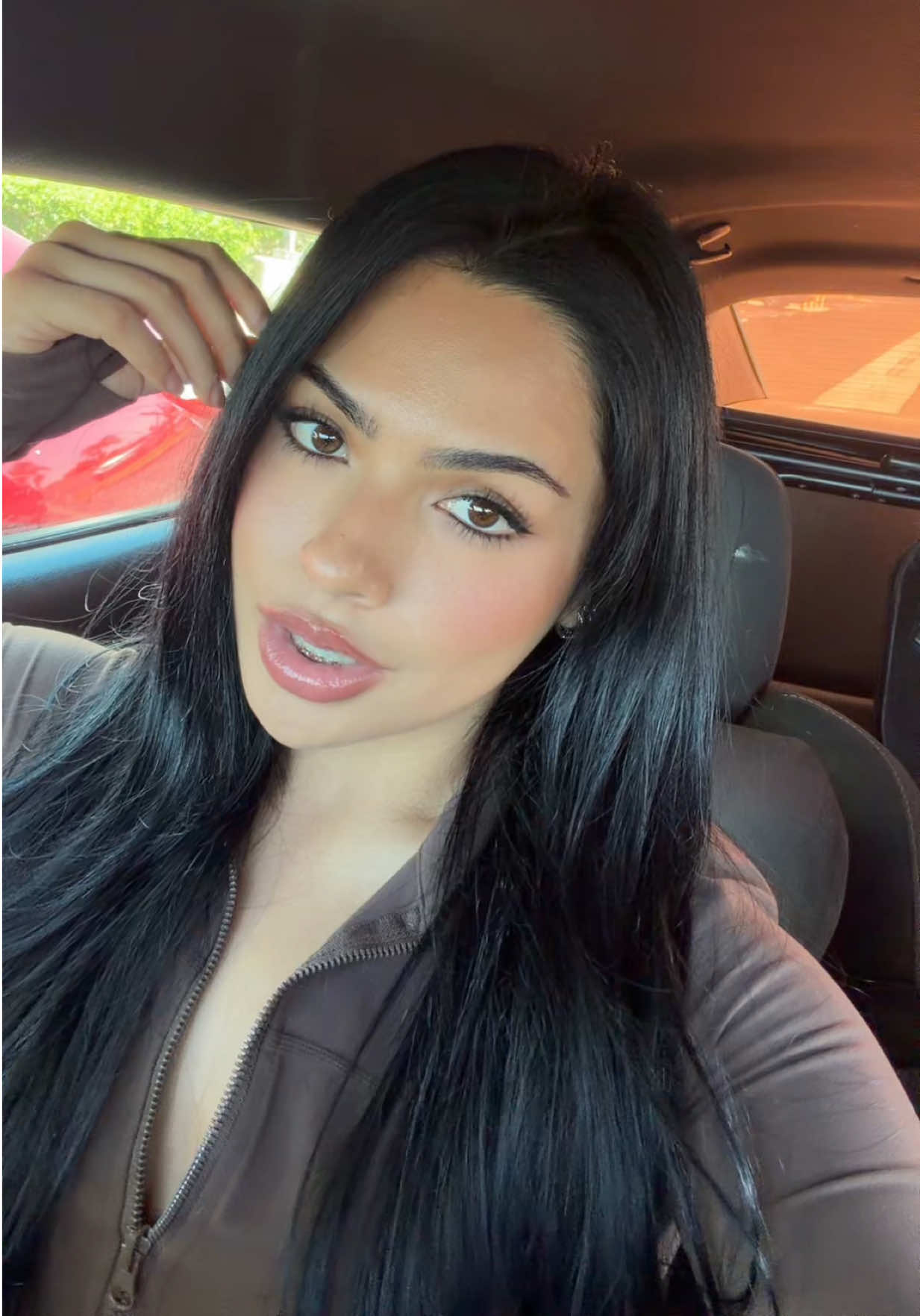 @Luzareli