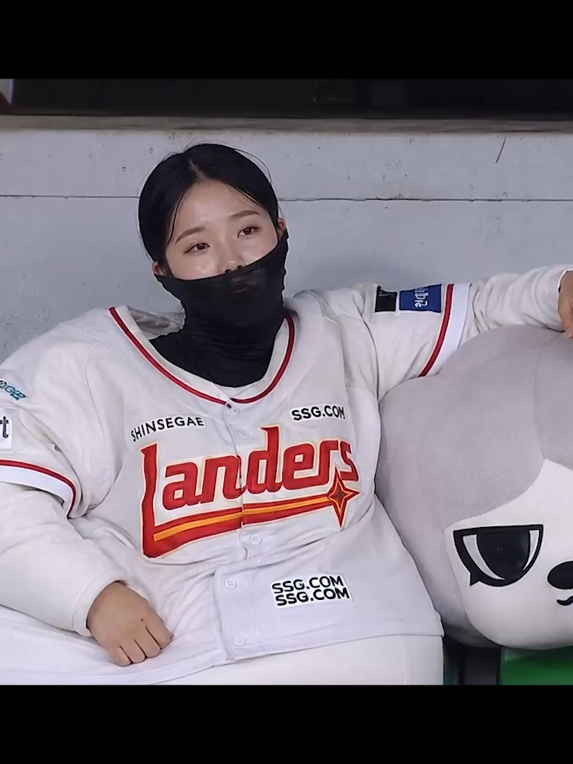 @mascot girl and kigurumi