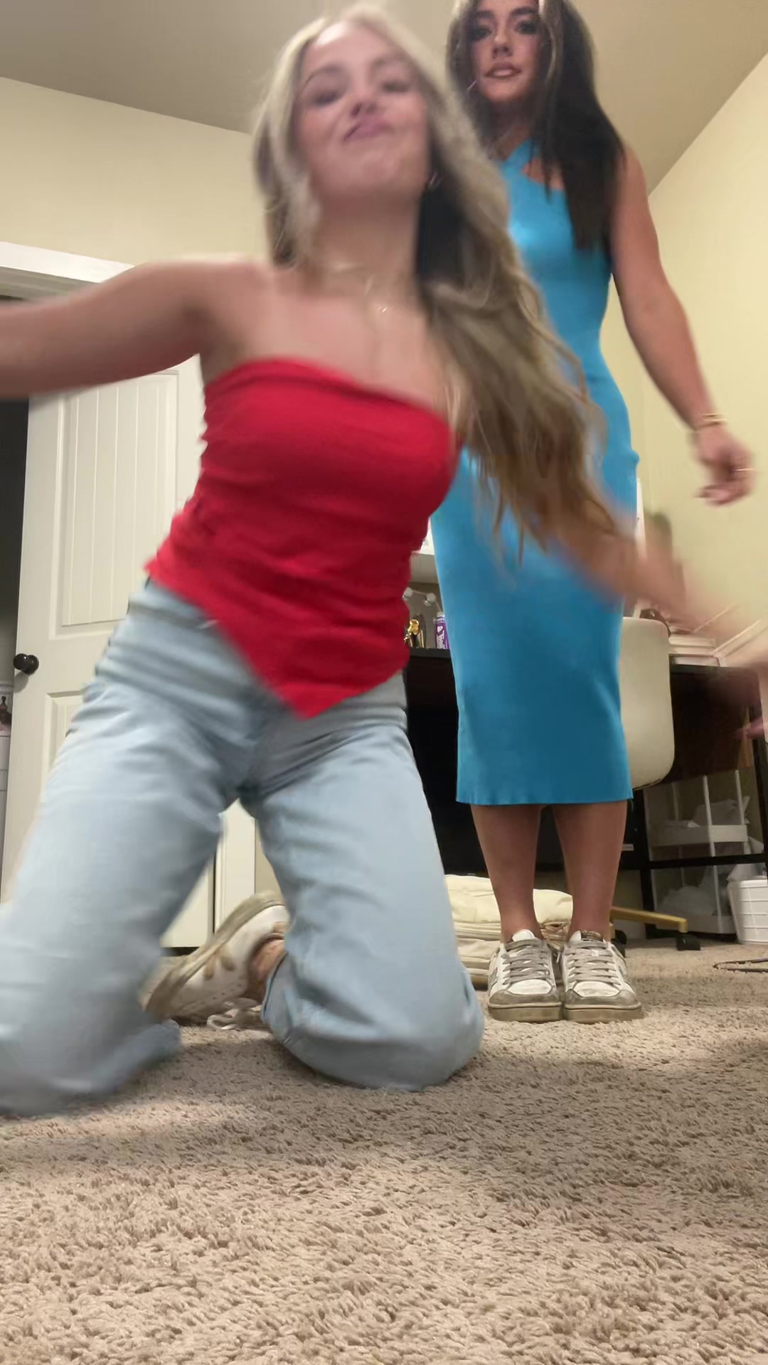 @CHLOMONEY$