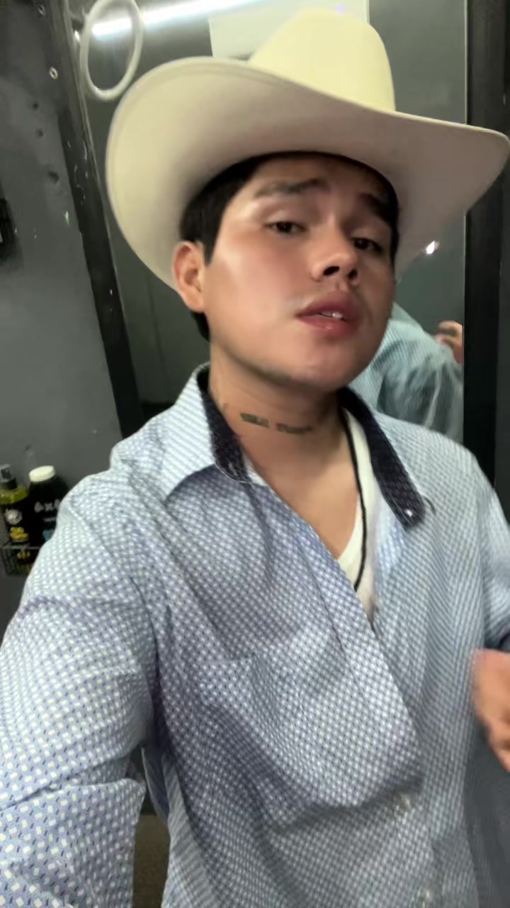 @G_Araiza