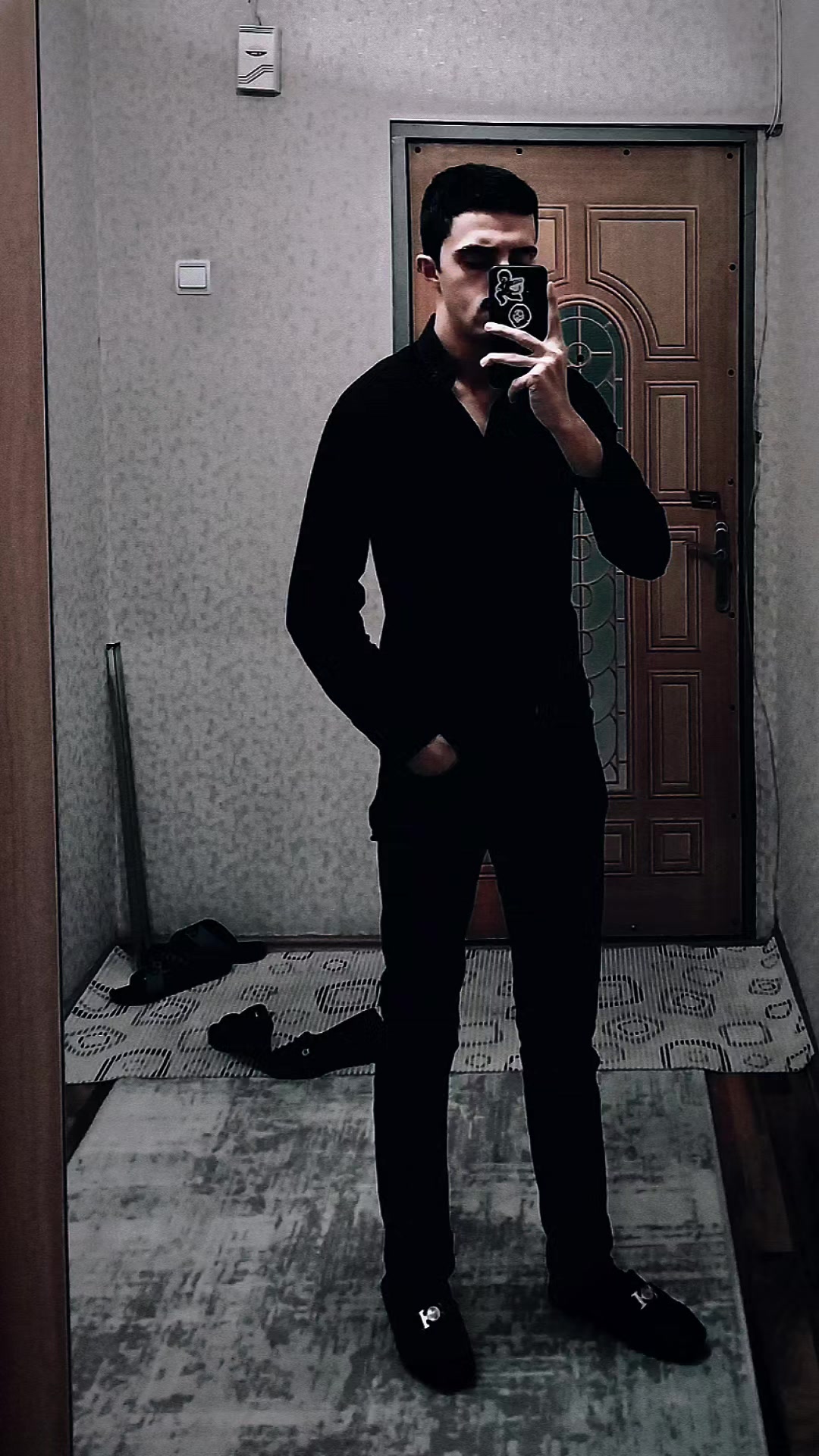 @Qeni2313