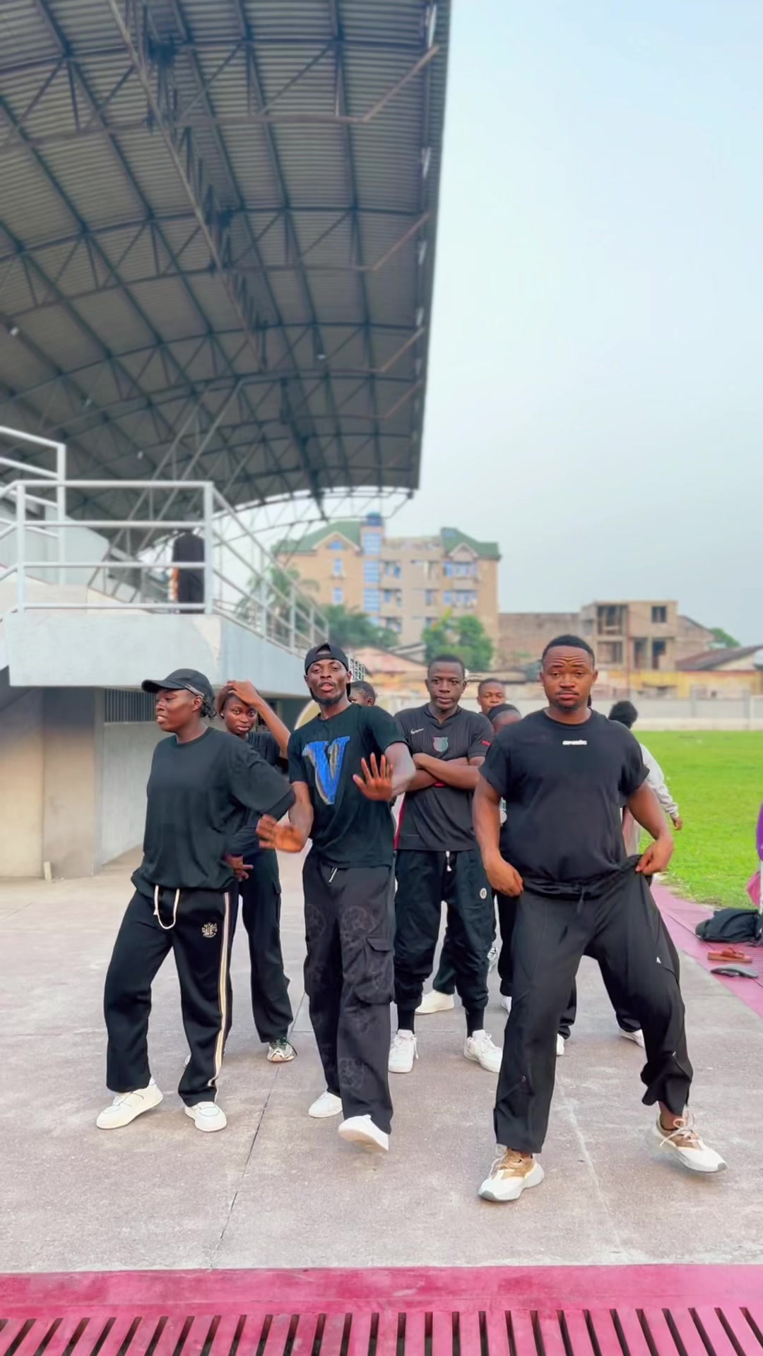 @WE ARE THE BEST DANCE 🤜🤛🇨🇩