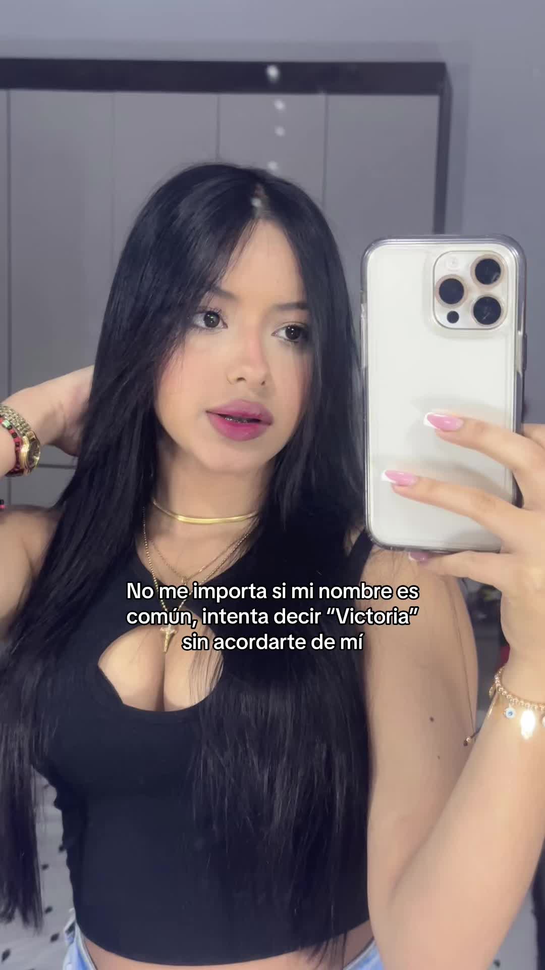 @_victoriavalentinar