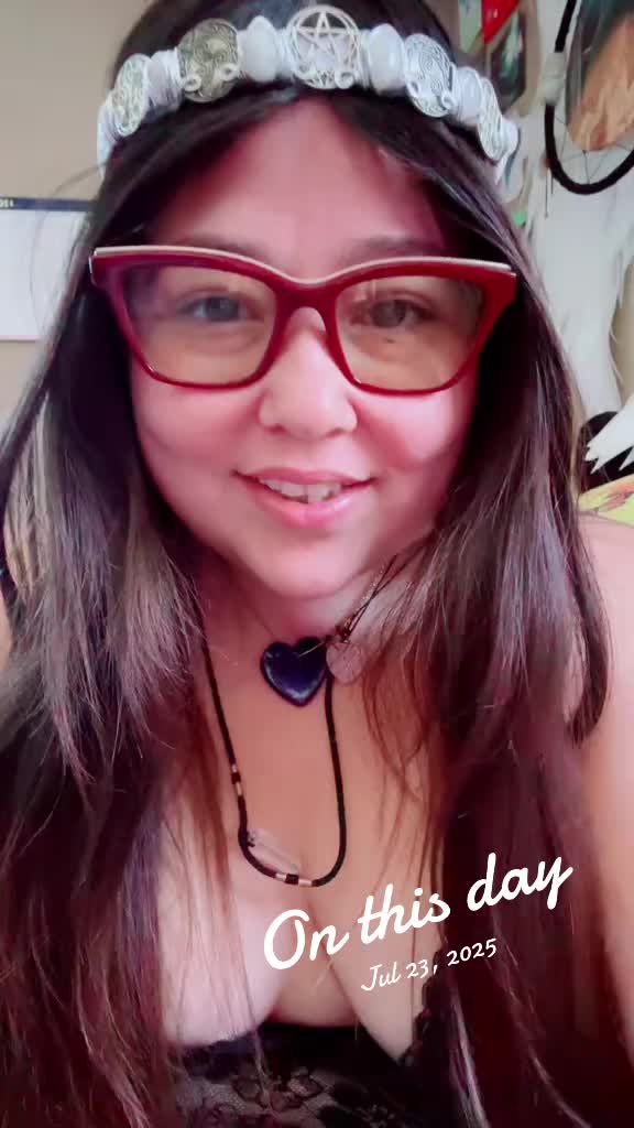 @QueenButterflyNaomi