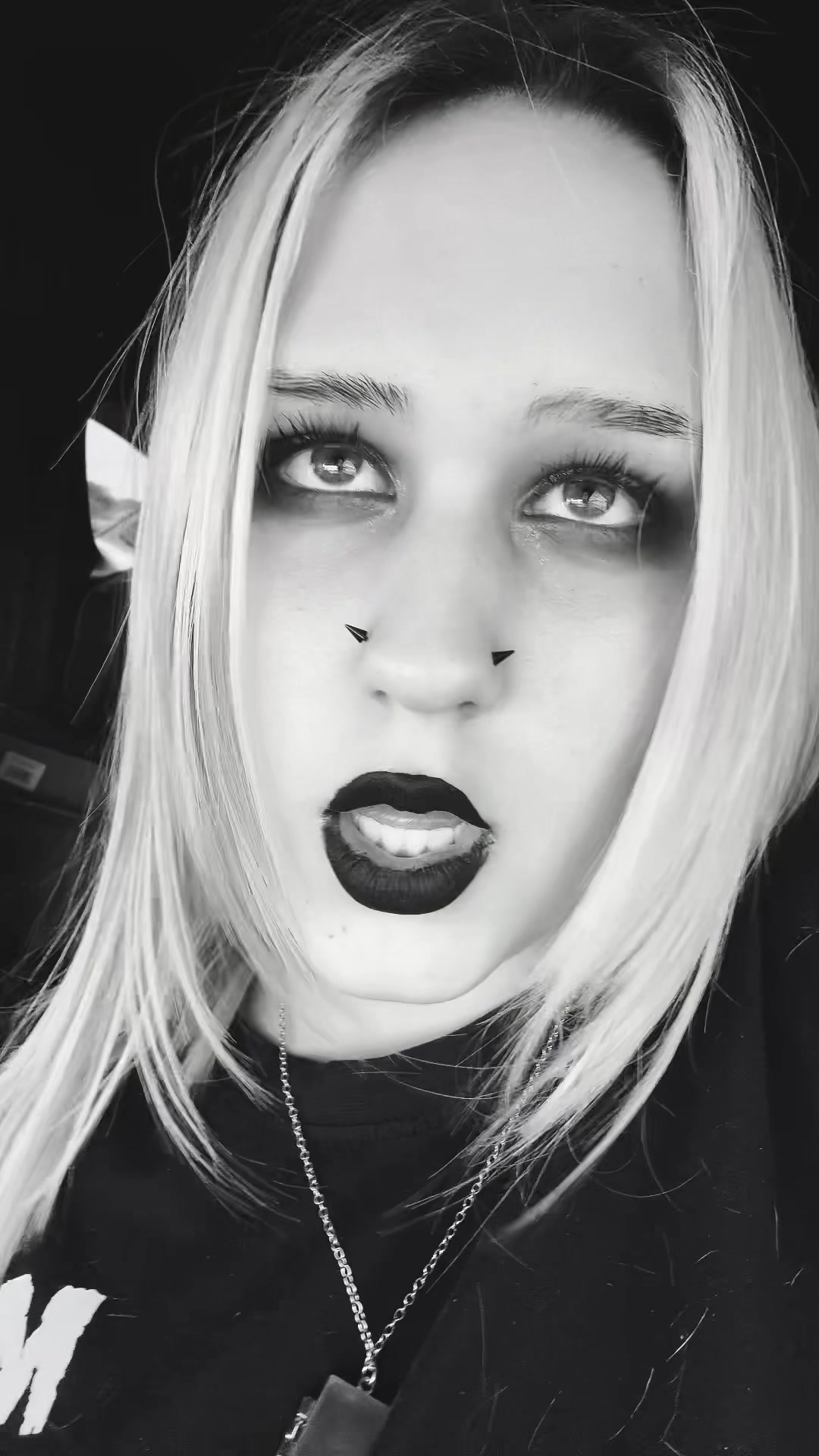 @cн&alpha;яℓєу🦇