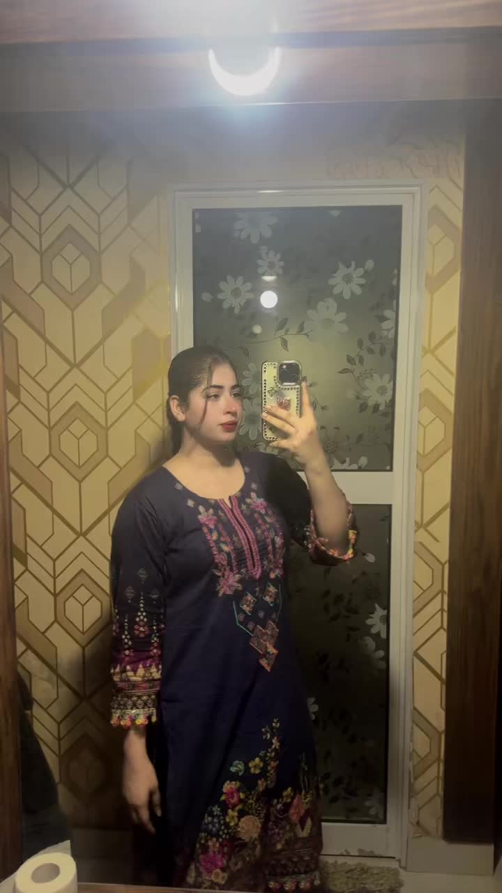 @ملکہ 😍❤️