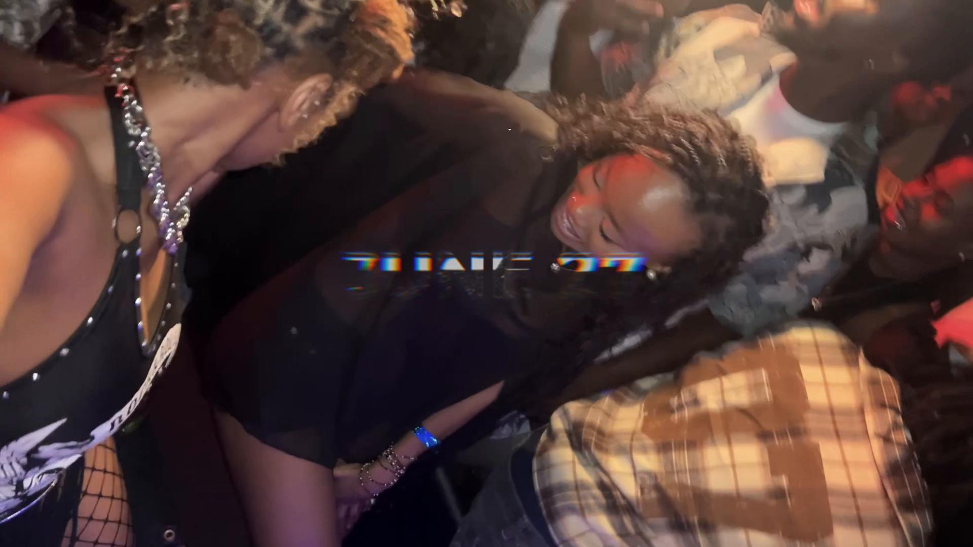 @Munyiri👩🏽❤️💋👩🏾