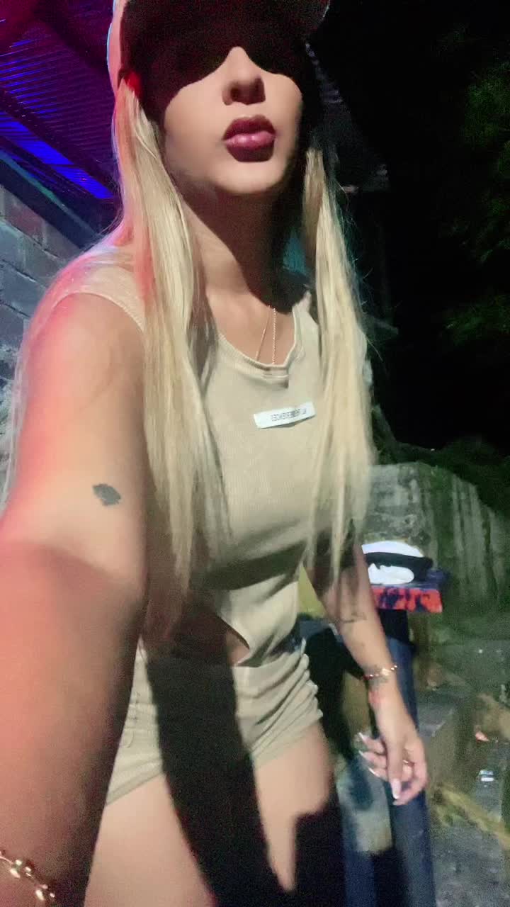 @Karolina Echeverry 👄