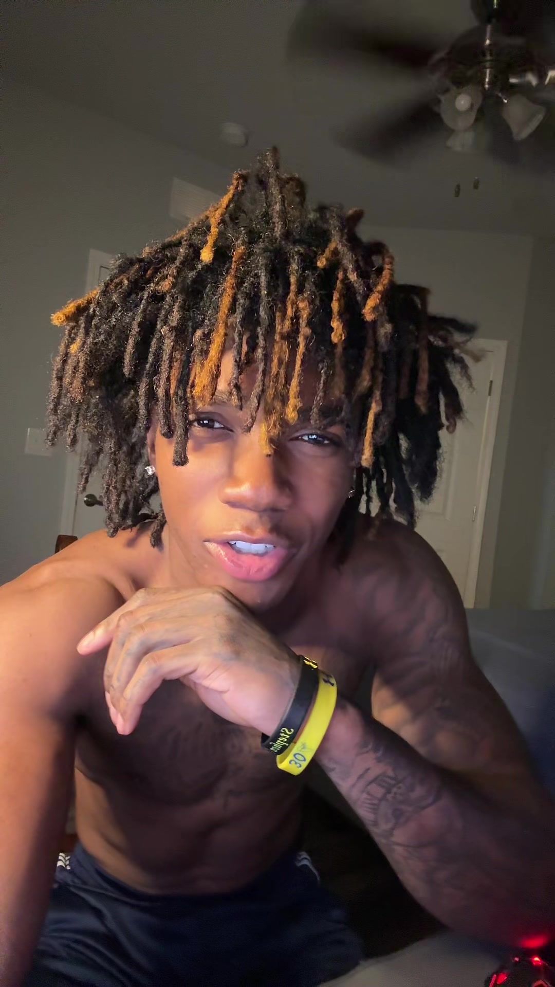 @🤫