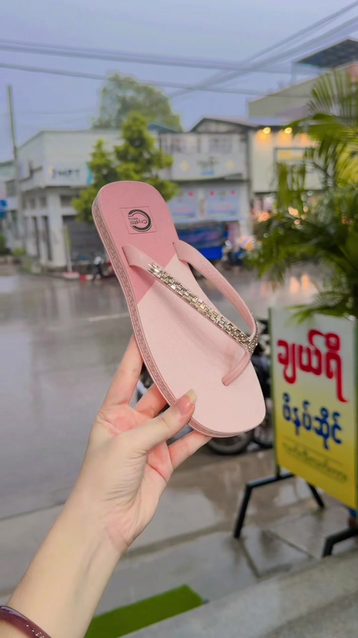 @Cherry Shoe Store