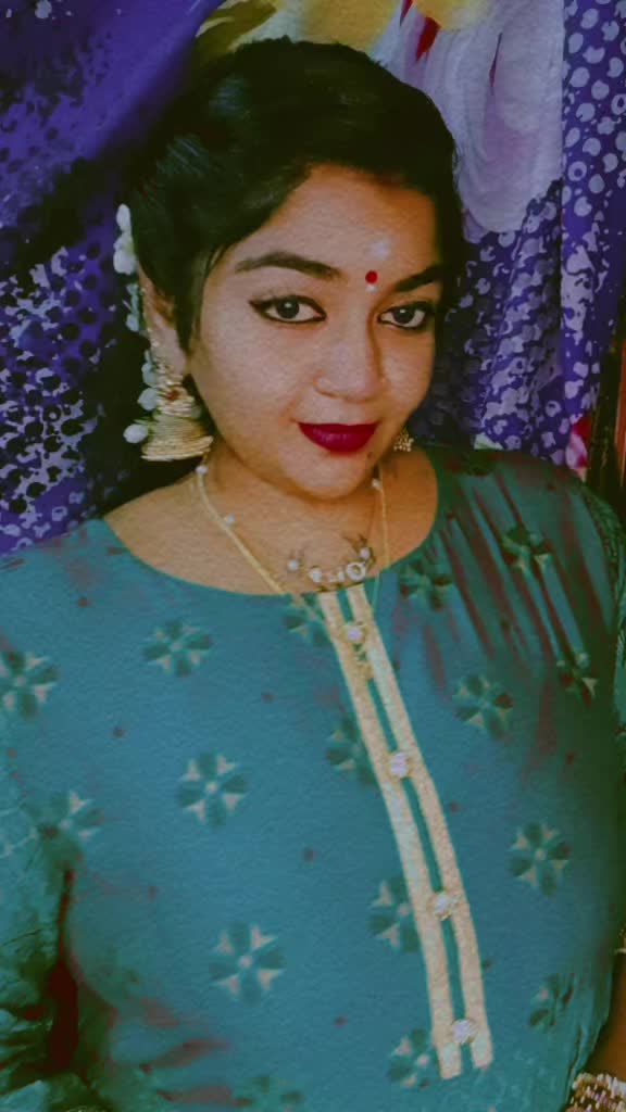 @👑🐼Nisha🐼👑