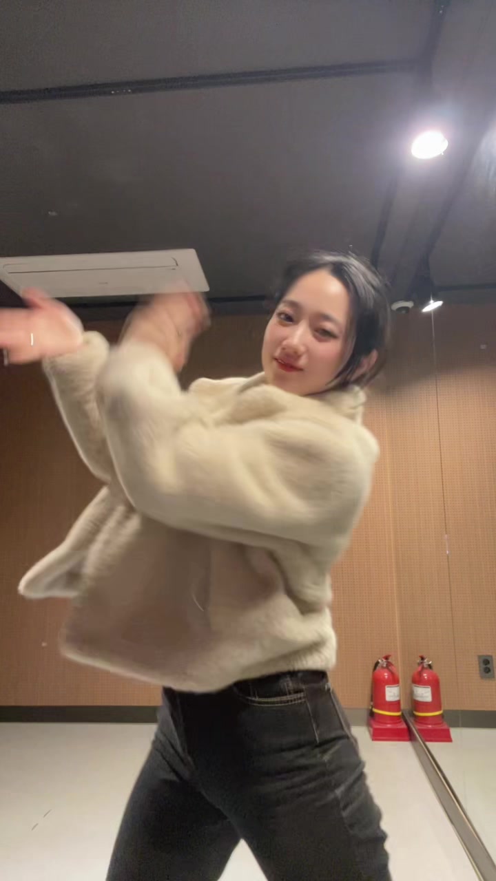 @이아현 AHYEON