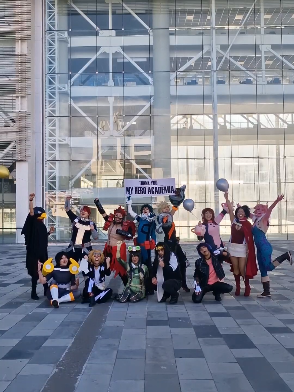 @YoungFrikiCosplay