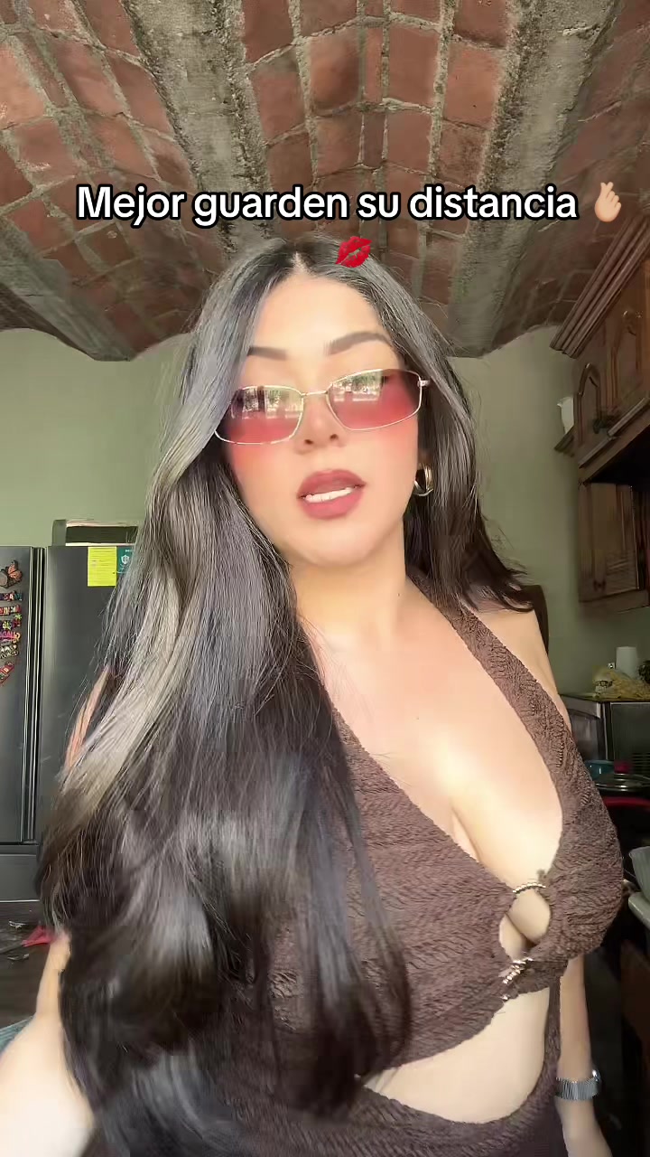 @🦦