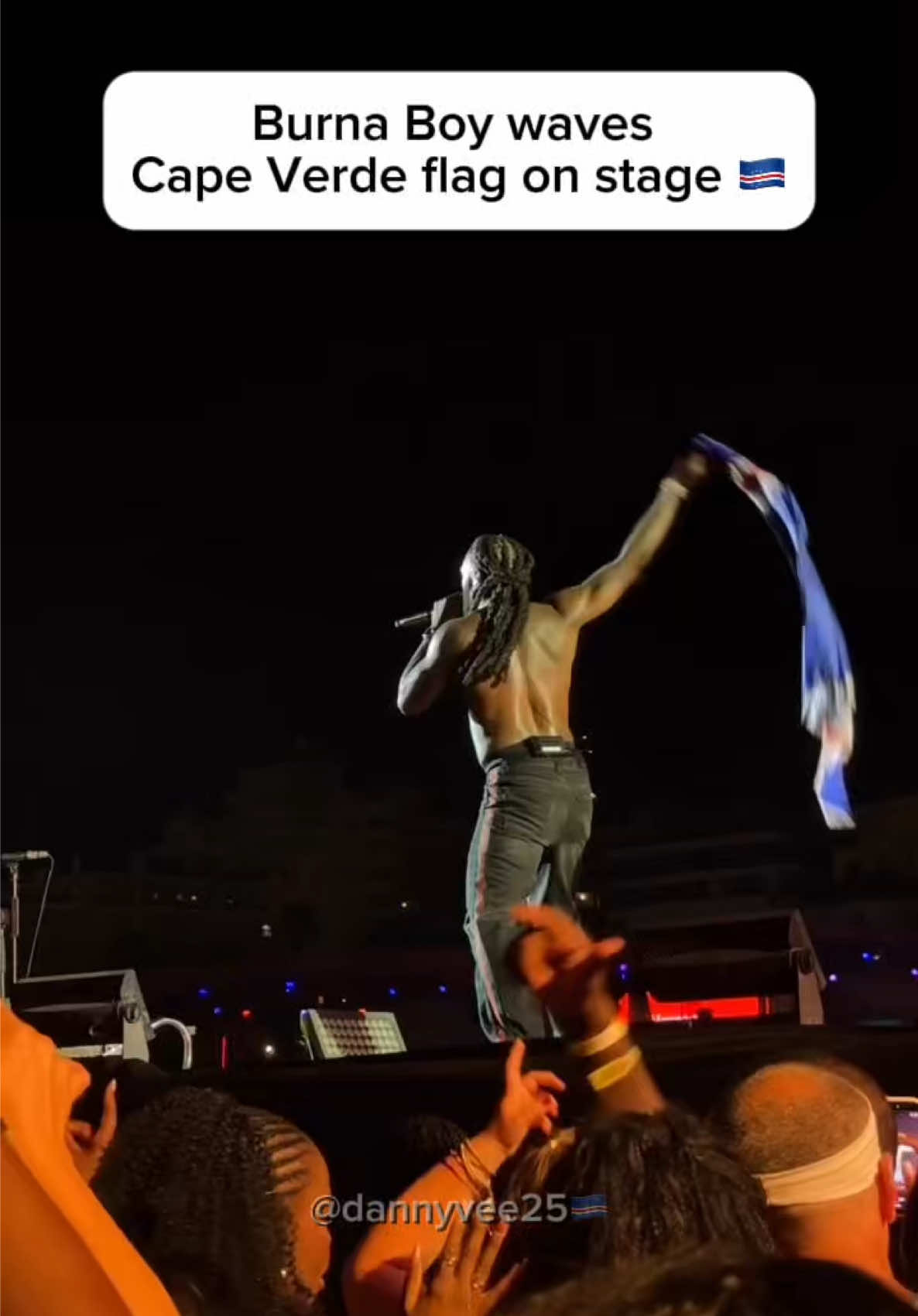 @DANNY VEE! 🇨🇻