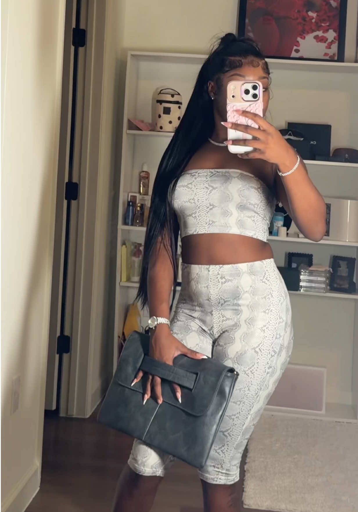 @tut .