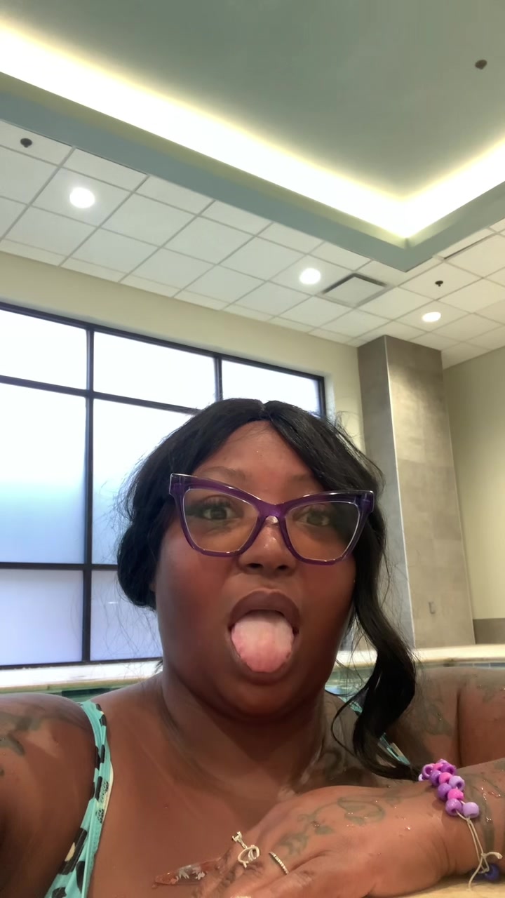 @JUICYYYTOYA