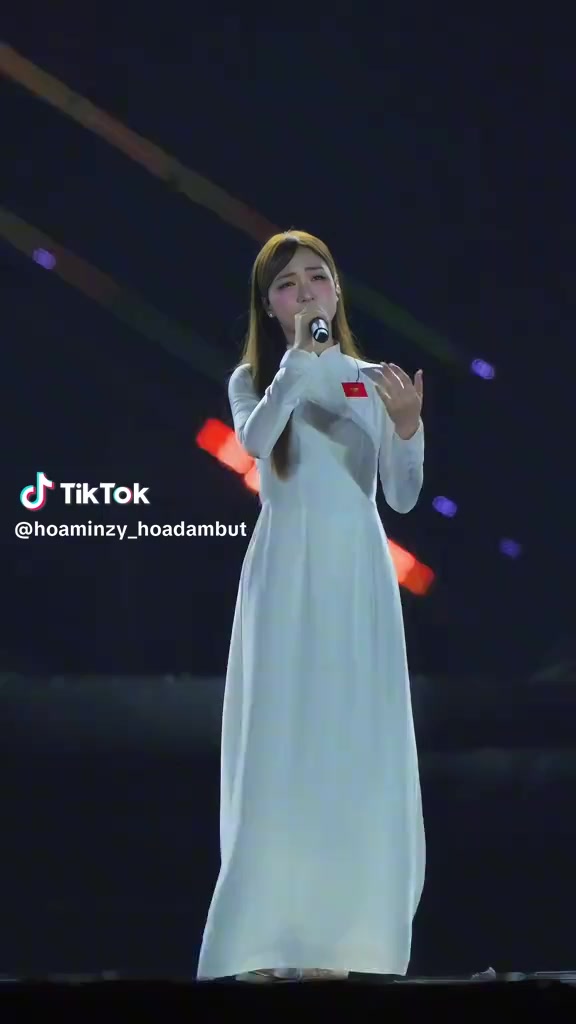 @Thuỷ Tiên yêuuuu 🍀🍀🍀🍀