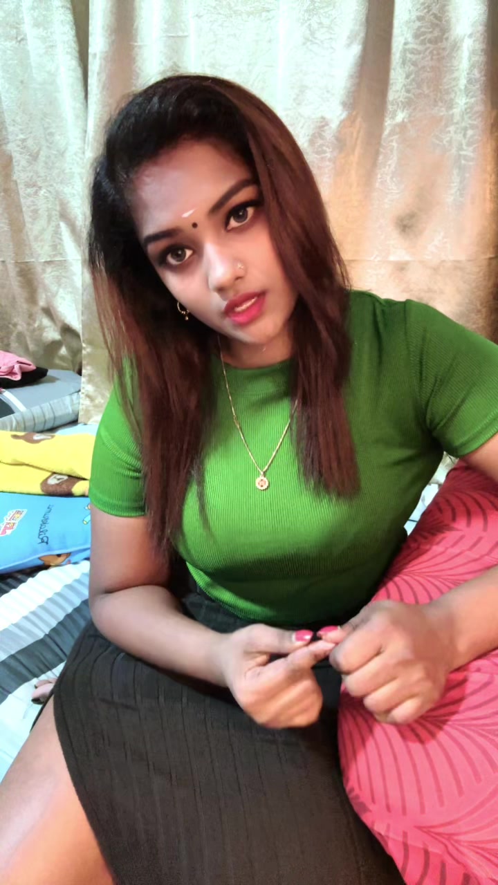 @Malini🖤💚✨🌻