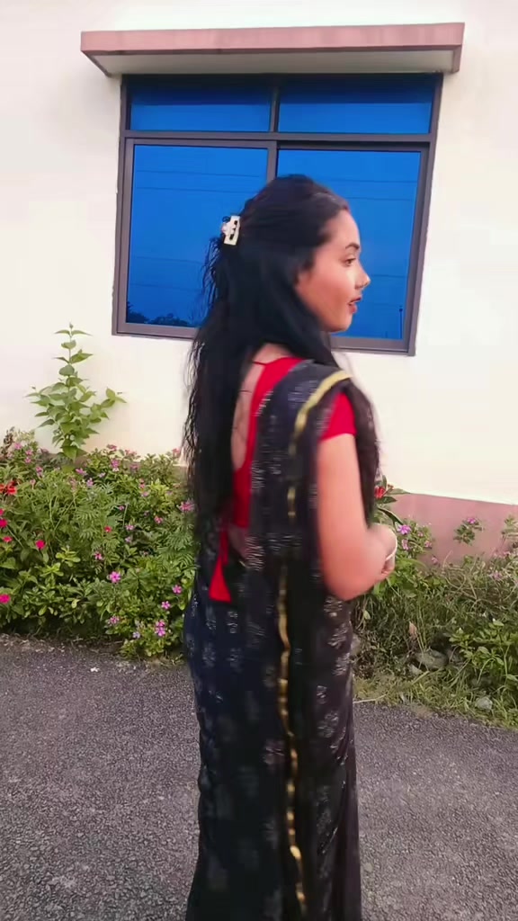 @lovely Anisha 44