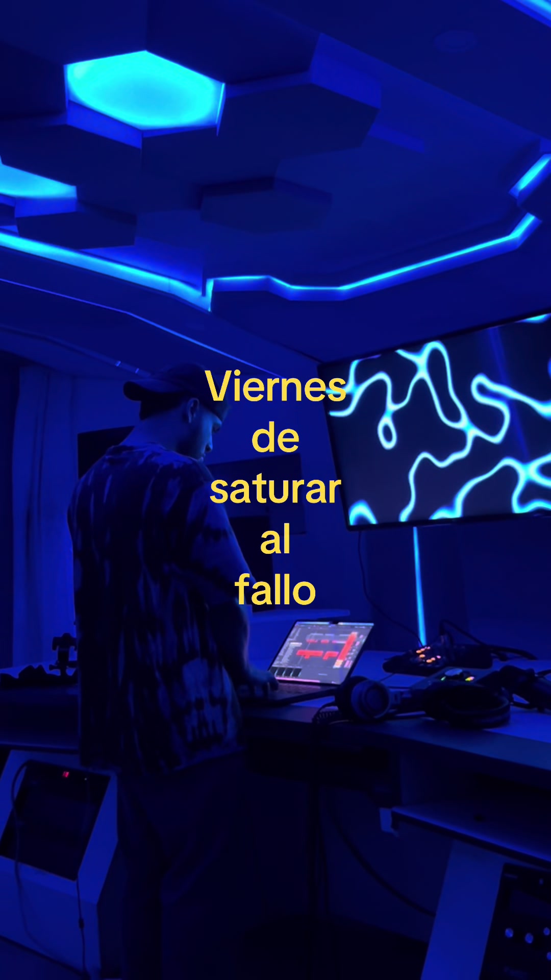 @S N O O Y Z