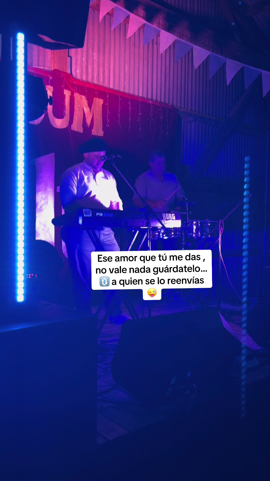 @Vicky🦋