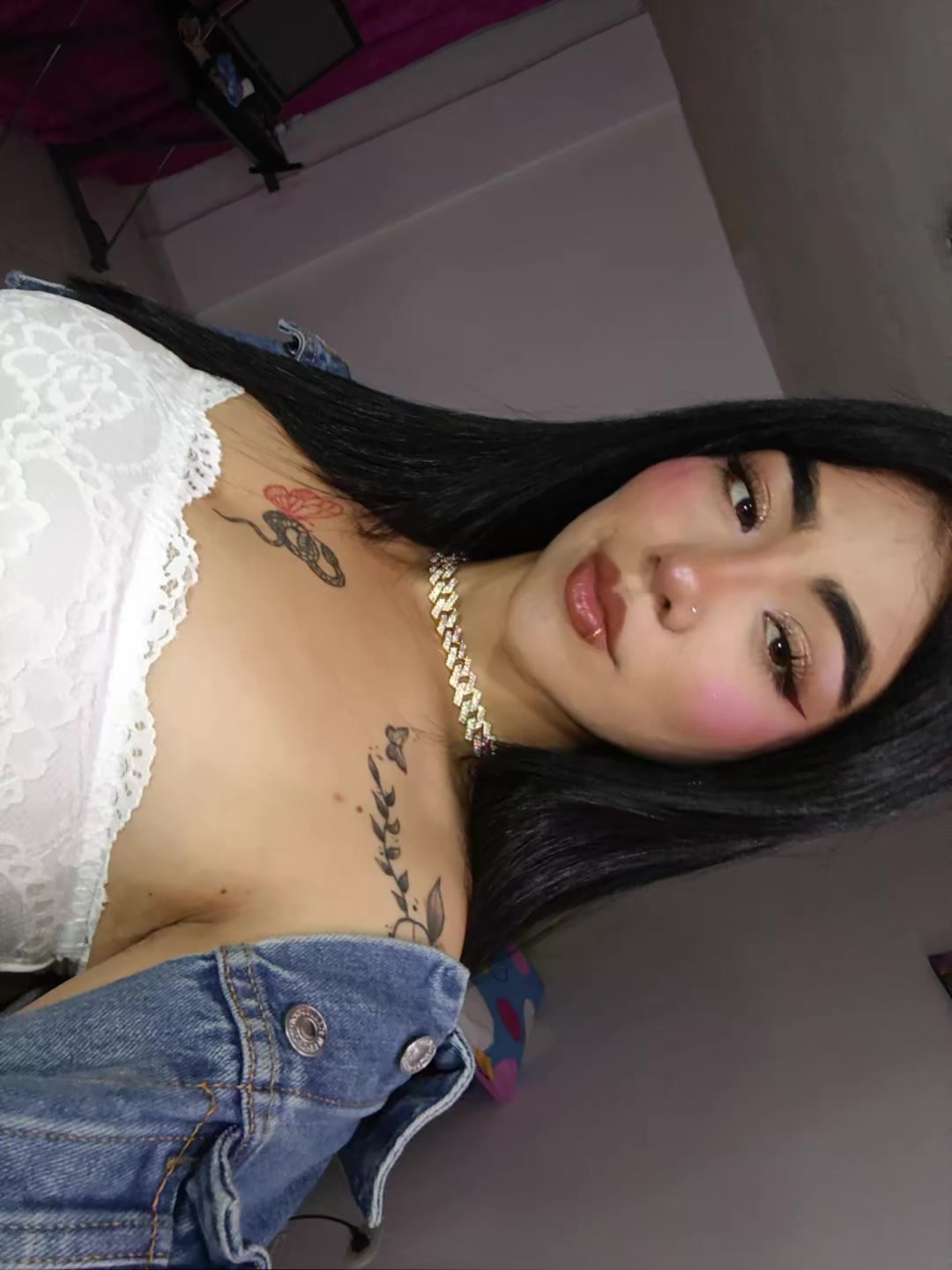 @Alejandra
