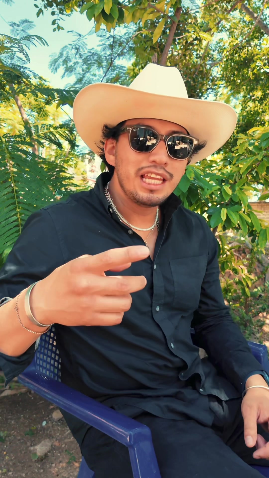 @Carlos_Gonzáleza