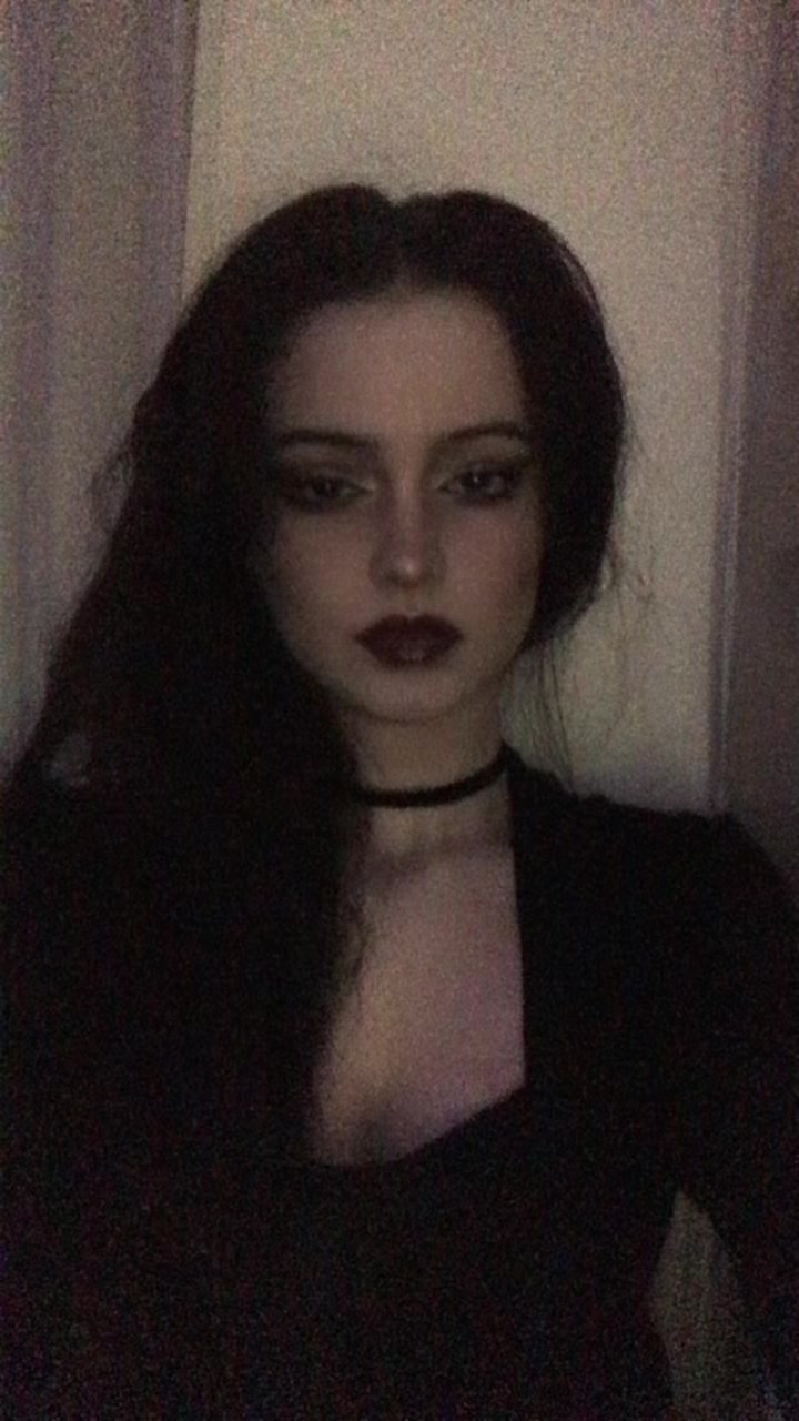 @𝔥𝔢&rsquo;𝔩𝔩𝔤𝔞𖤐