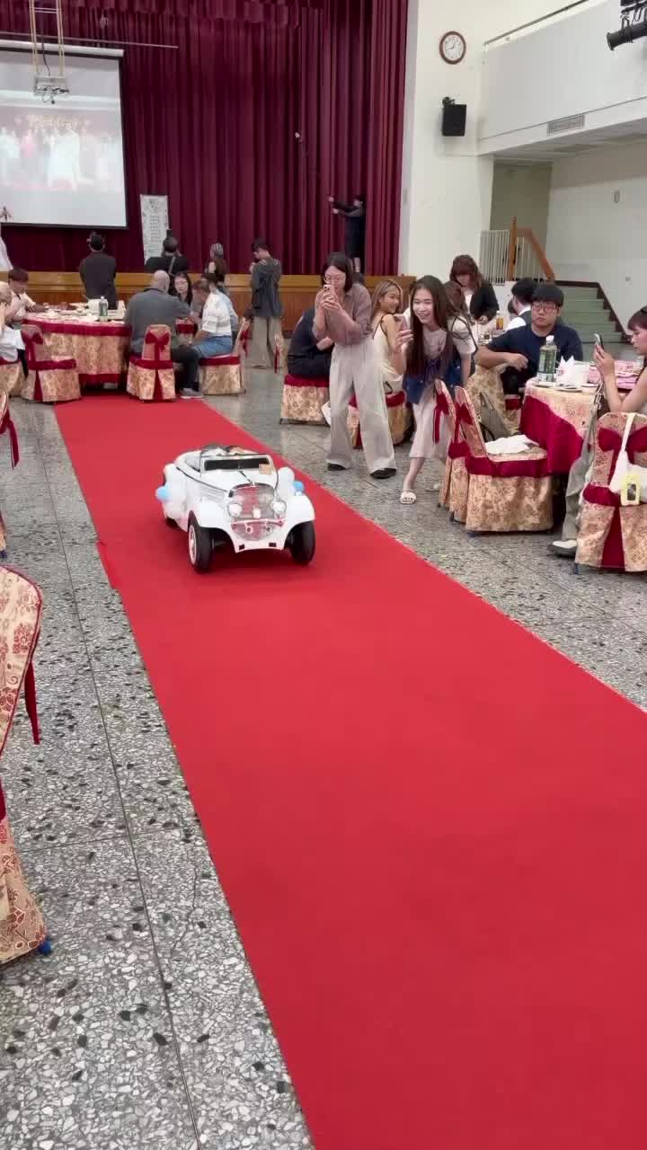 @Nh&agrave; B&eacute; Lolo