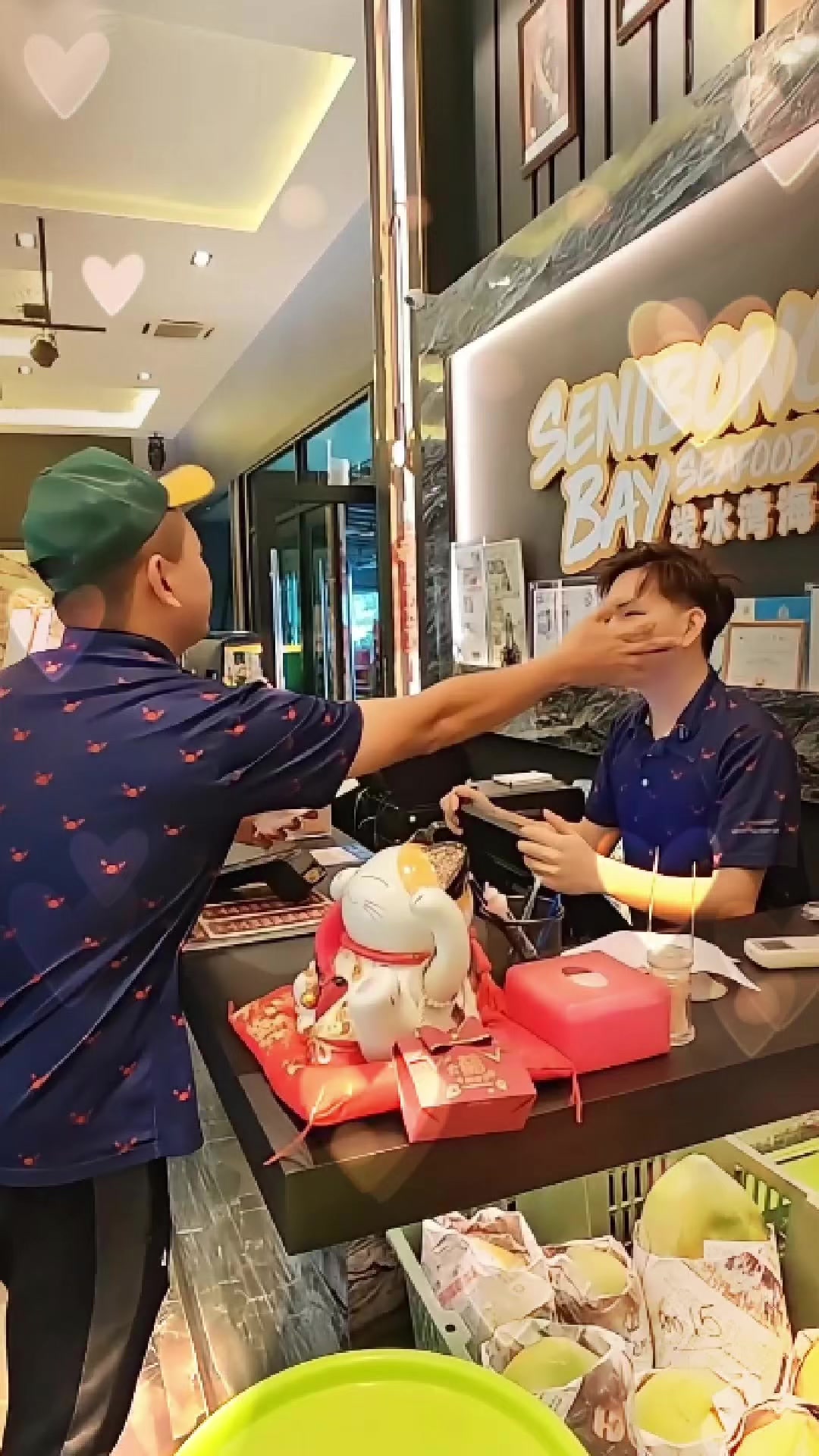 @Senibong Bay Seafood 浅水湾海番村