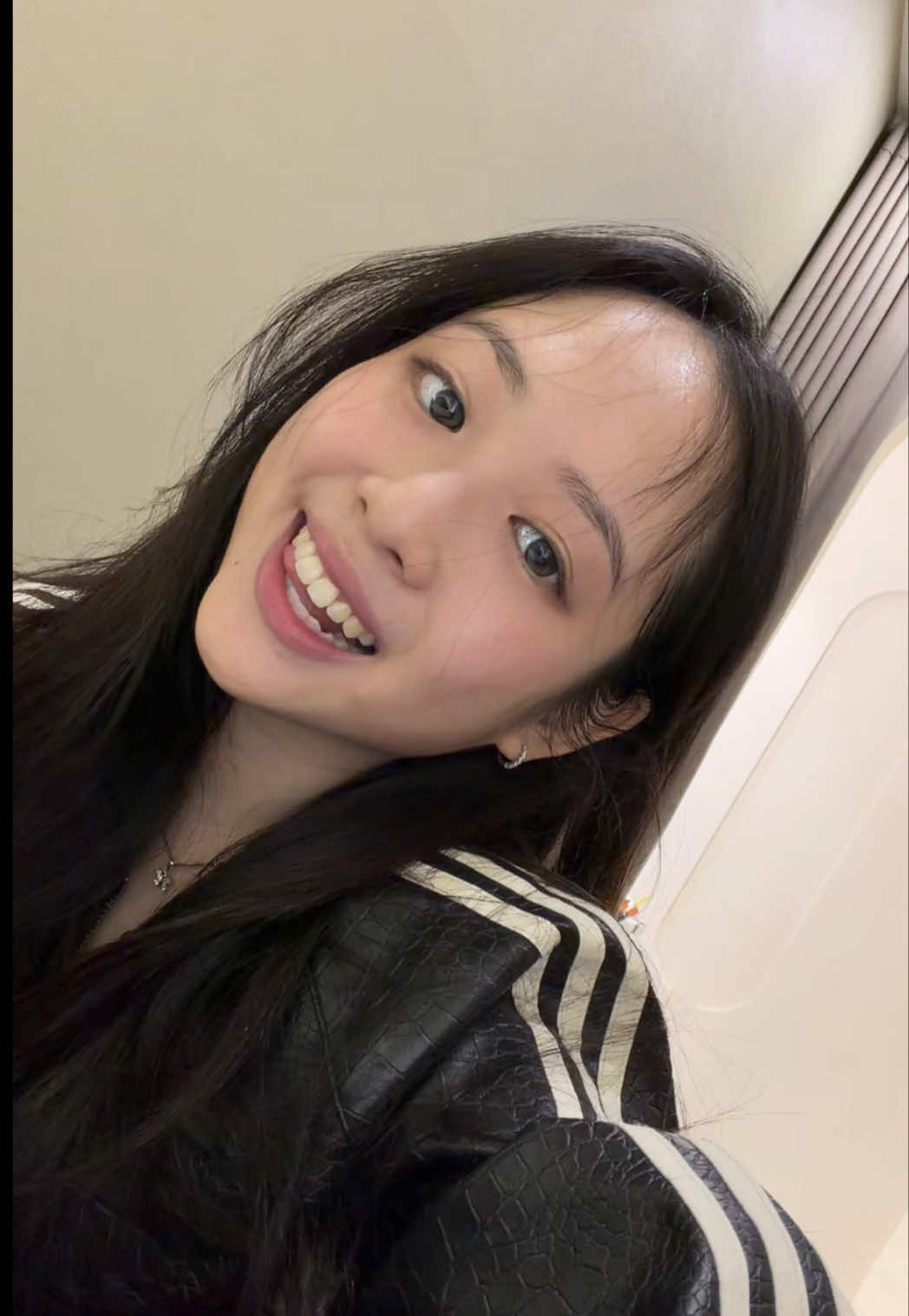 @Apryl