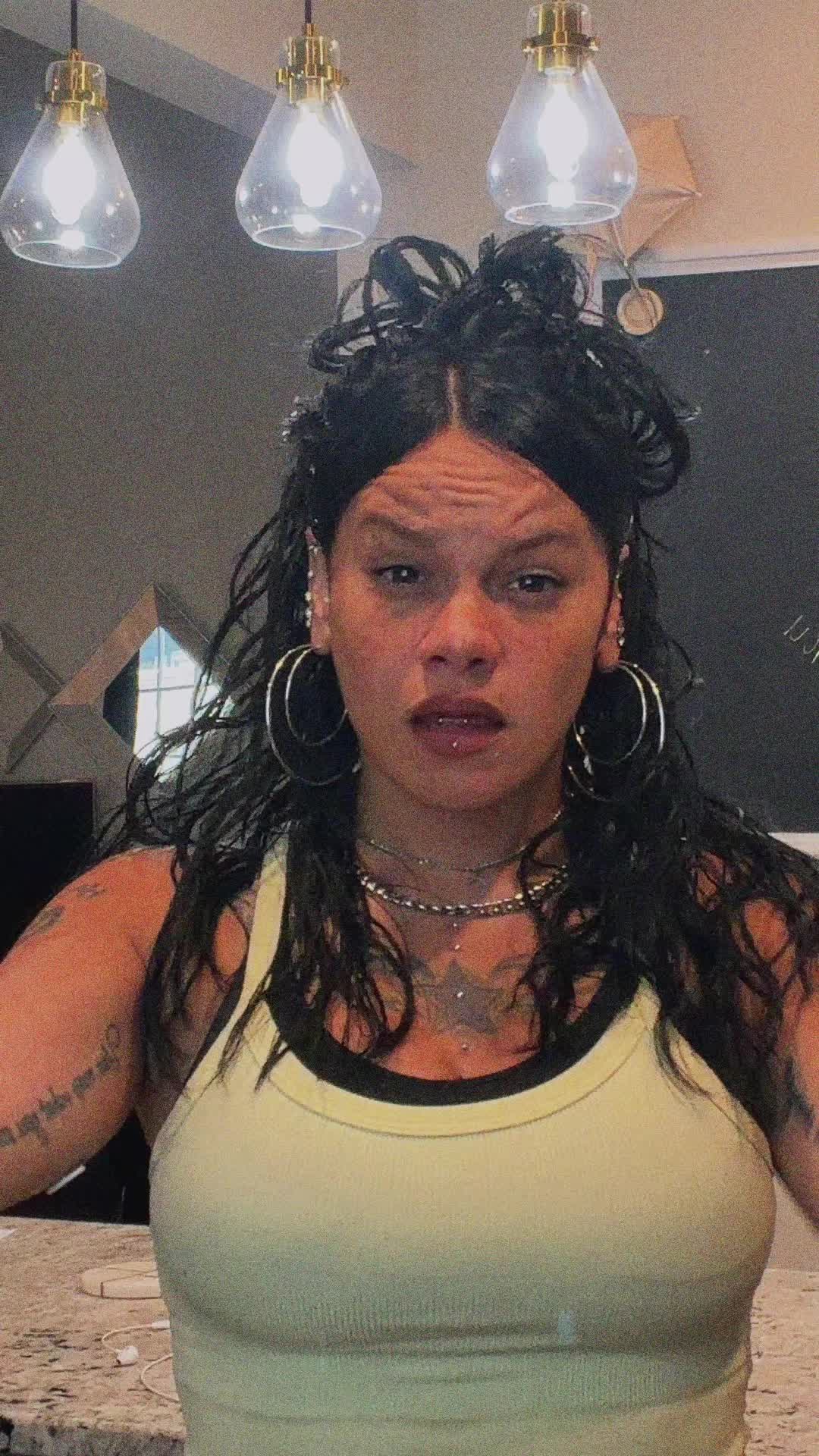 @Cardi 👑