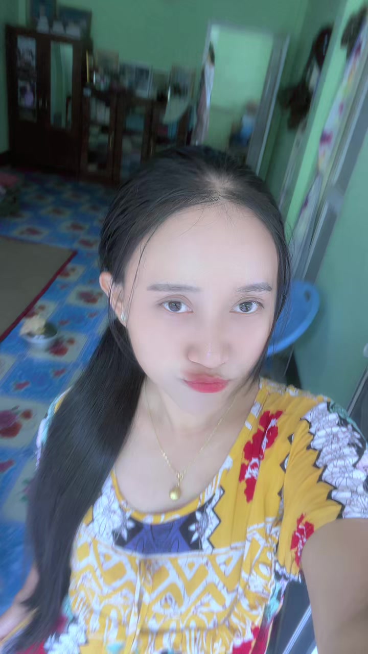 @Shwe Yee TV Host 🌷