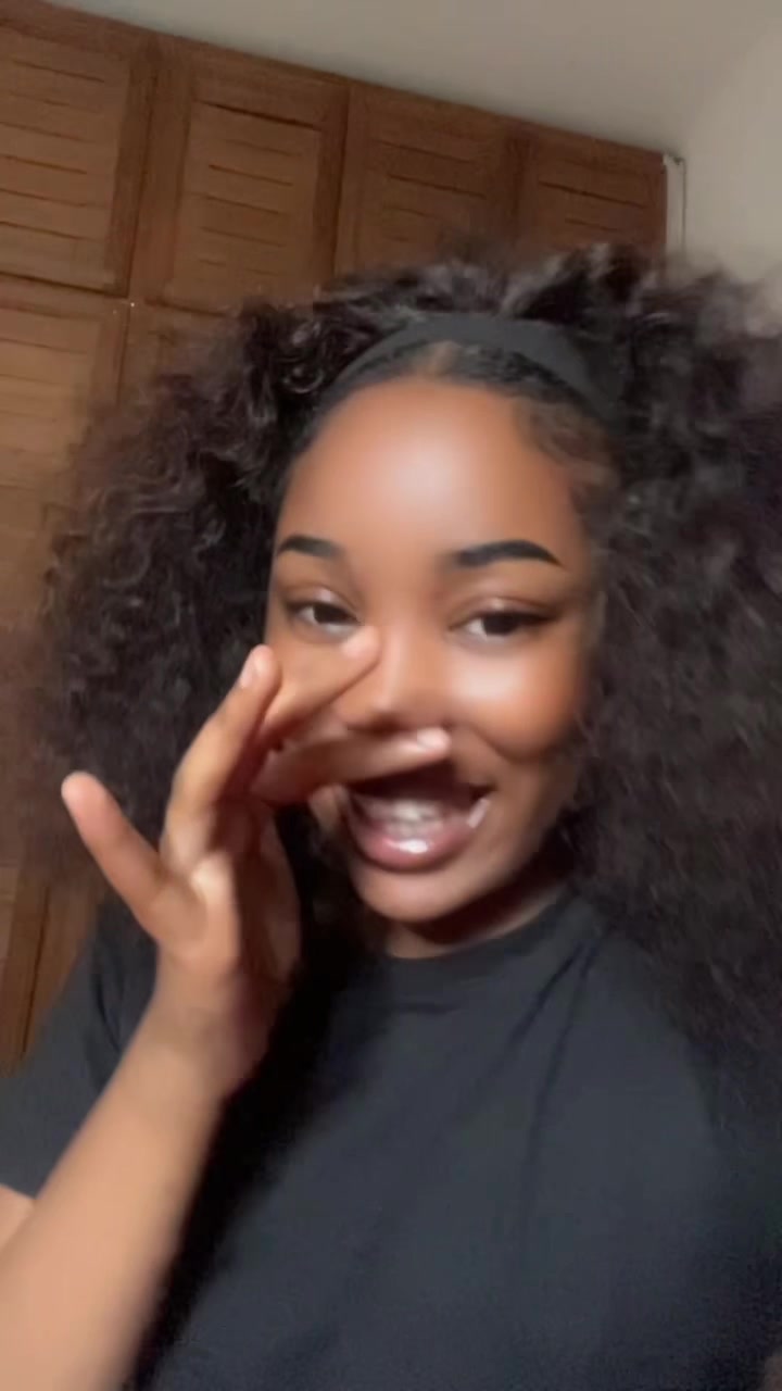@Laurina Low🦋