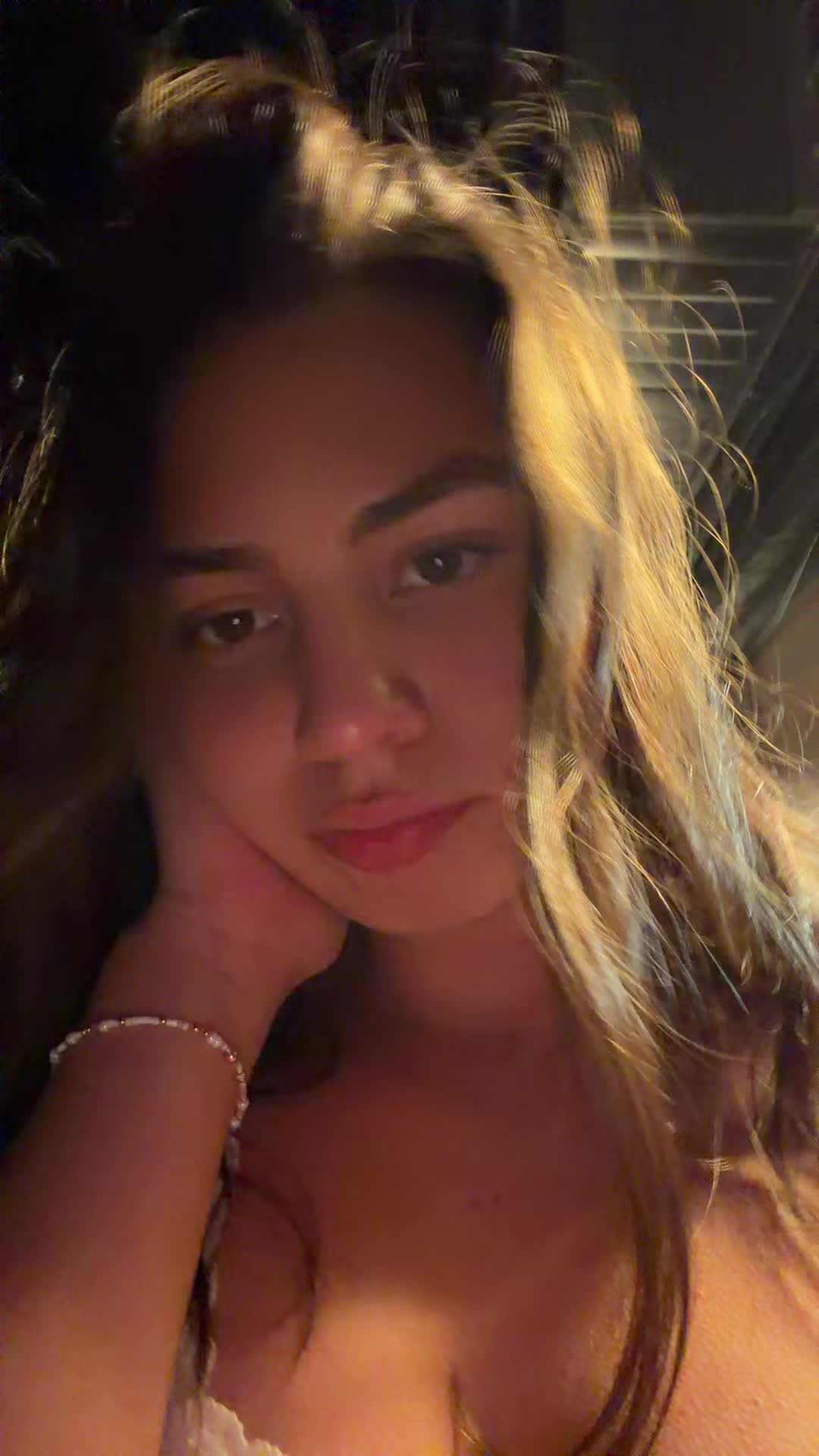 @theminicaryn