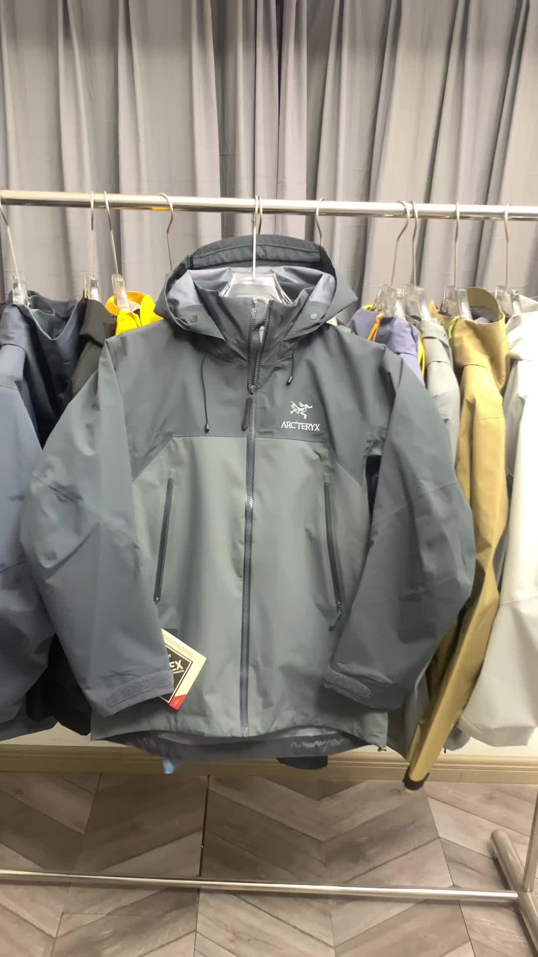 @skiingjacket