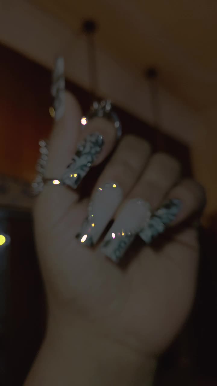 @Queen.F@dDu