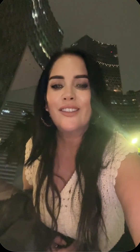 @Ángela Ruiz _ Te sigue