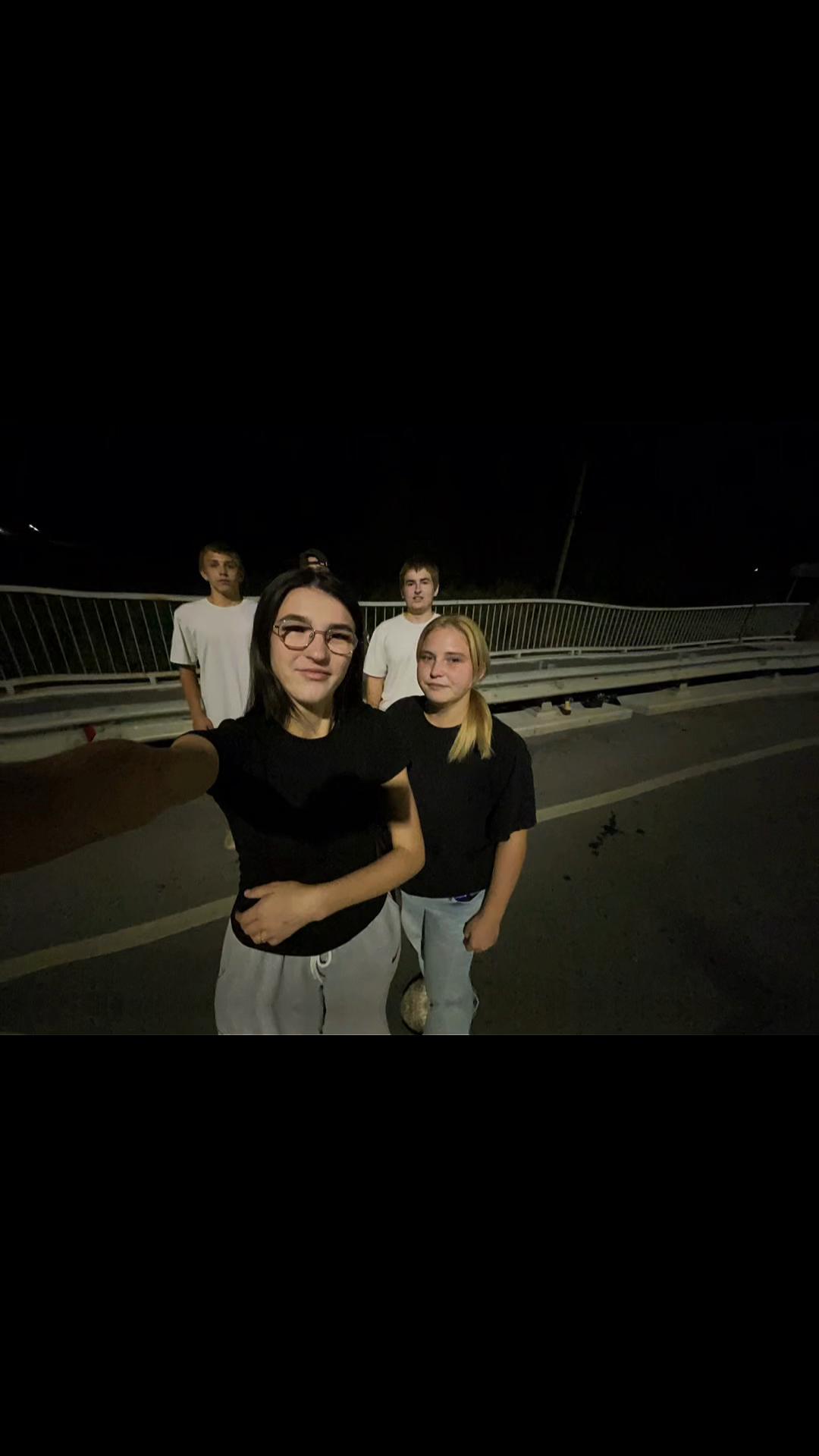 @🌗❤️🤍
