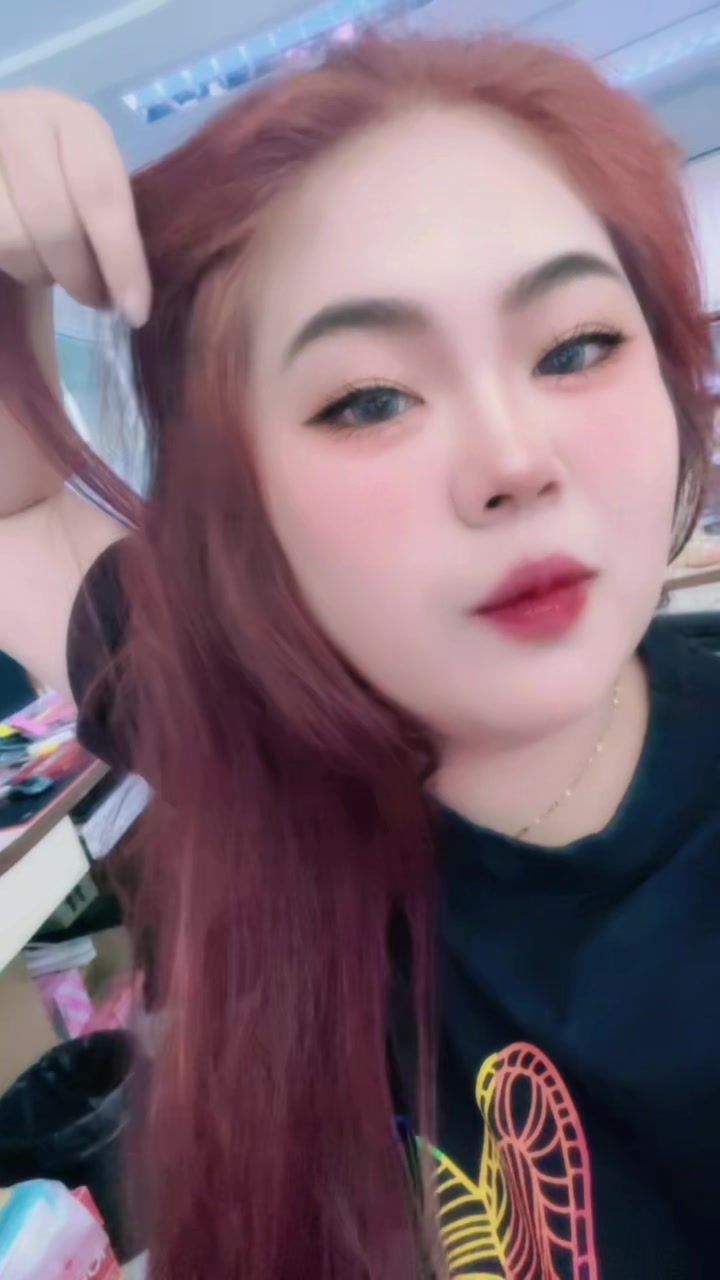 @อมยิ้มที่ชอบกินเบียร์ ◡̈