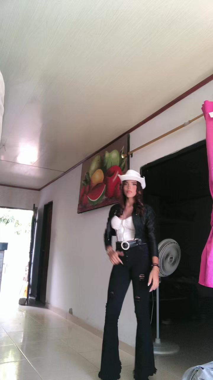 @Luisita