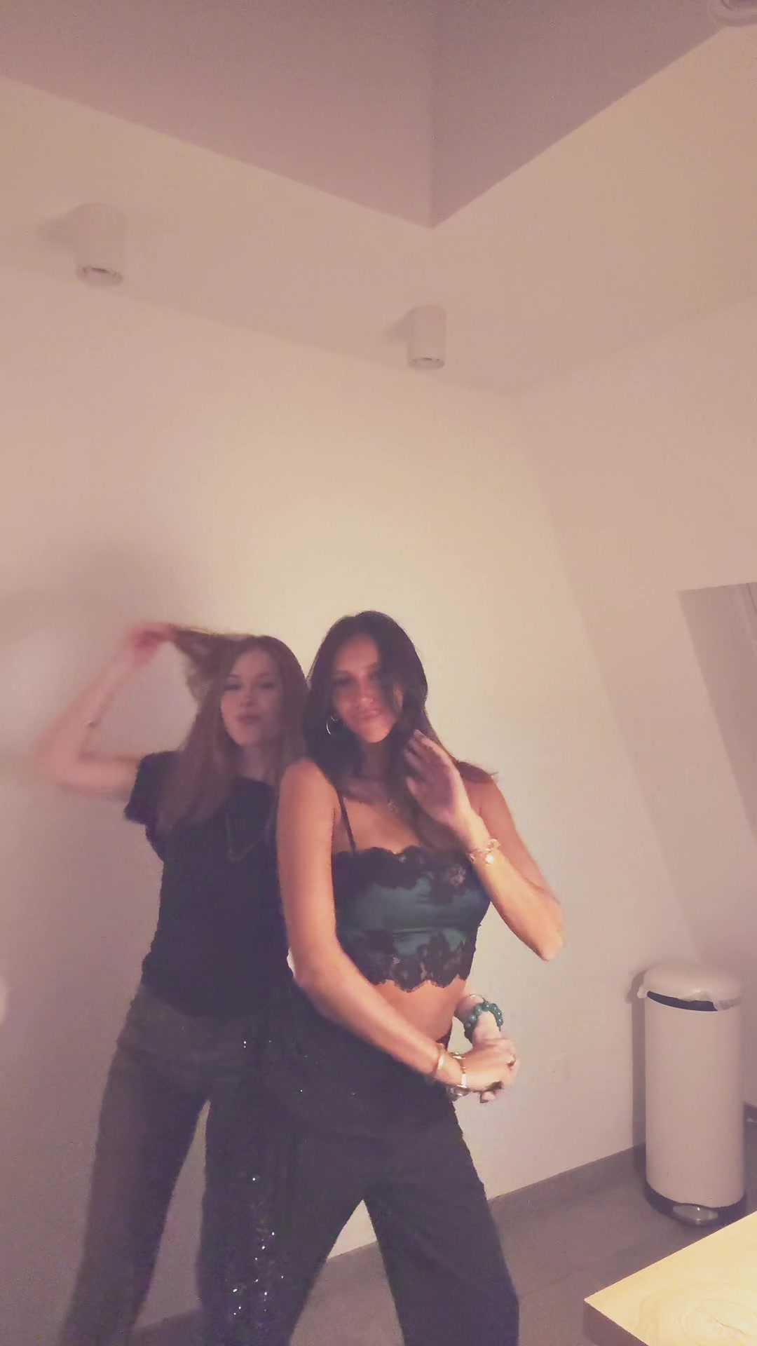 @Lolamanuel